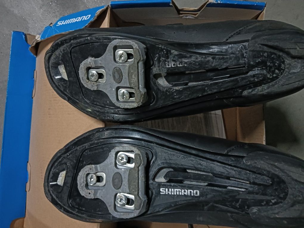 Sapatos de bicicleta de estrada