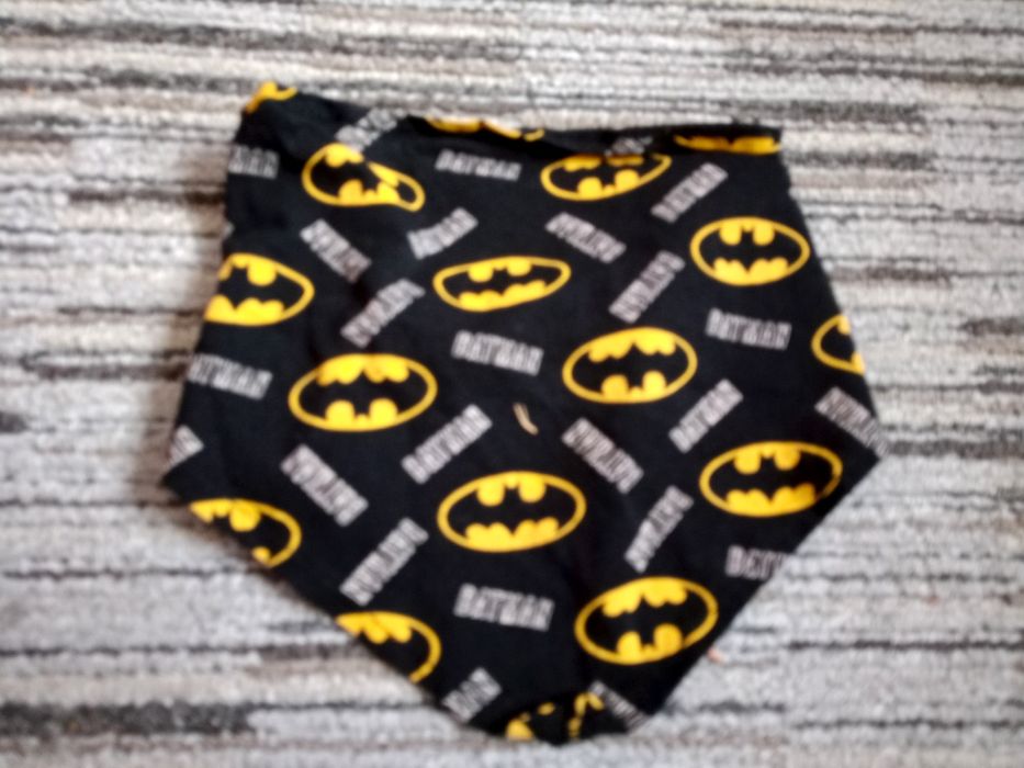 Apaszka trójkątna pod szyję czarna na nadrukiem Batman bawełna