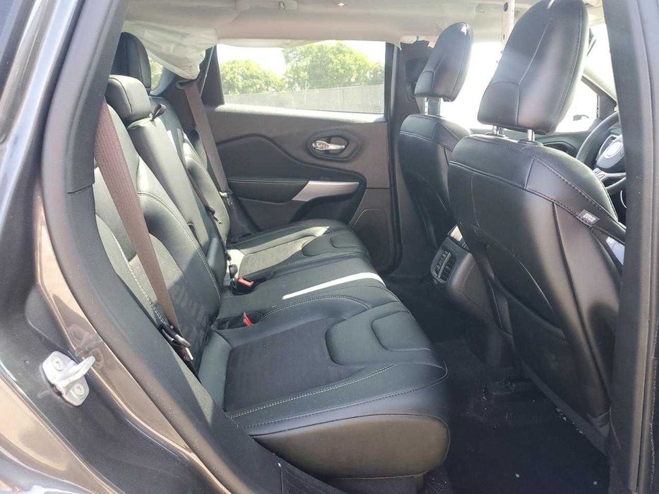 Продам Jeep Cherokee  2022 3.2л 44 ТИС КМ розмитнений у Львові