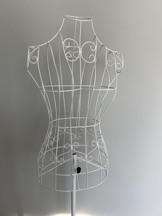 Manekin damski biały metalowy