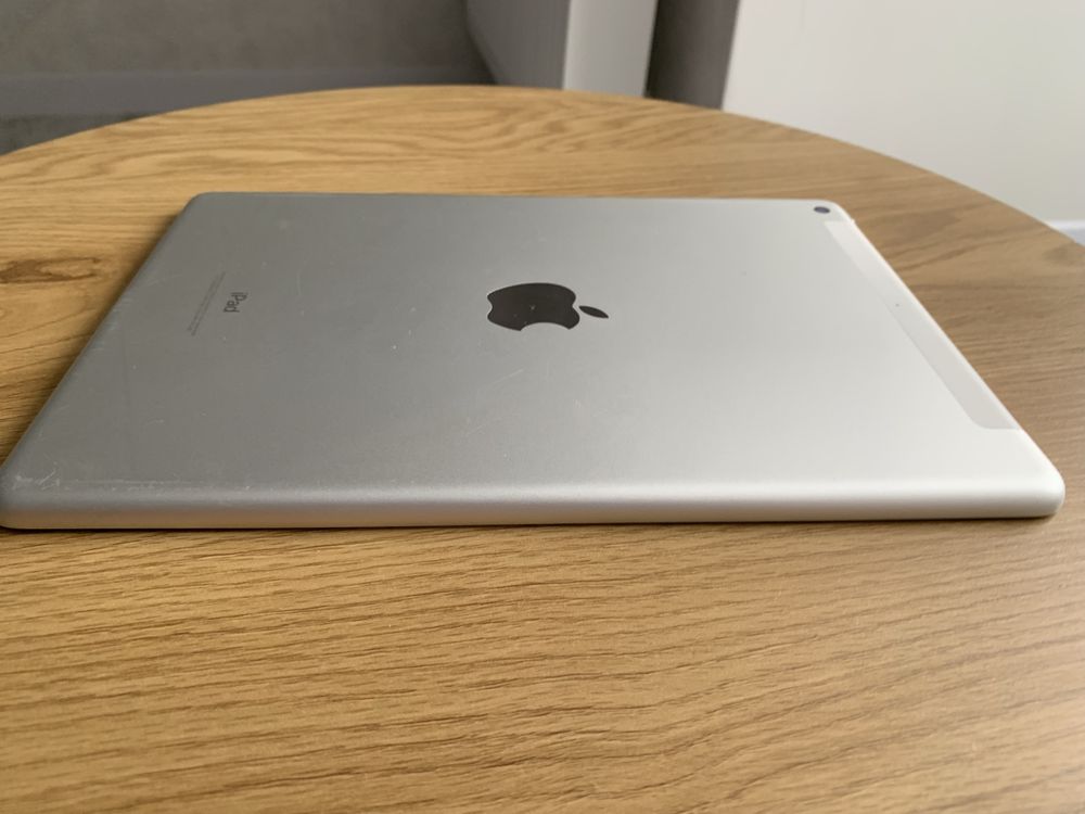 iPad ( 6-th Generation) 32gb, Silver, 2018
