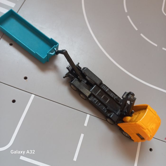 Siku Ciężarówka volvo z kontenerem