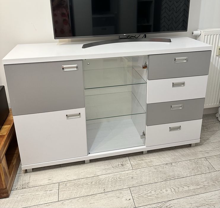 Komoda z witryną szufladami 160x100 cm robiona na zamówienie,