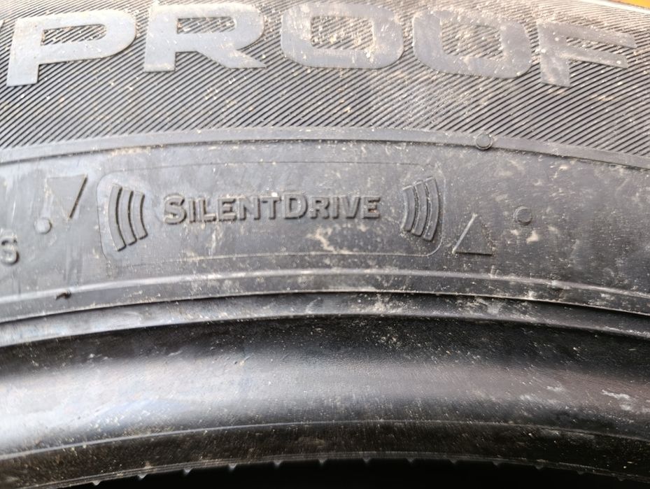 Продам комплект шин  Nokian snowproof 2 suv 255/50-19