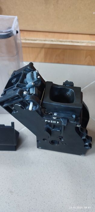 Продам запчастини на кофемашинку саеко інканто