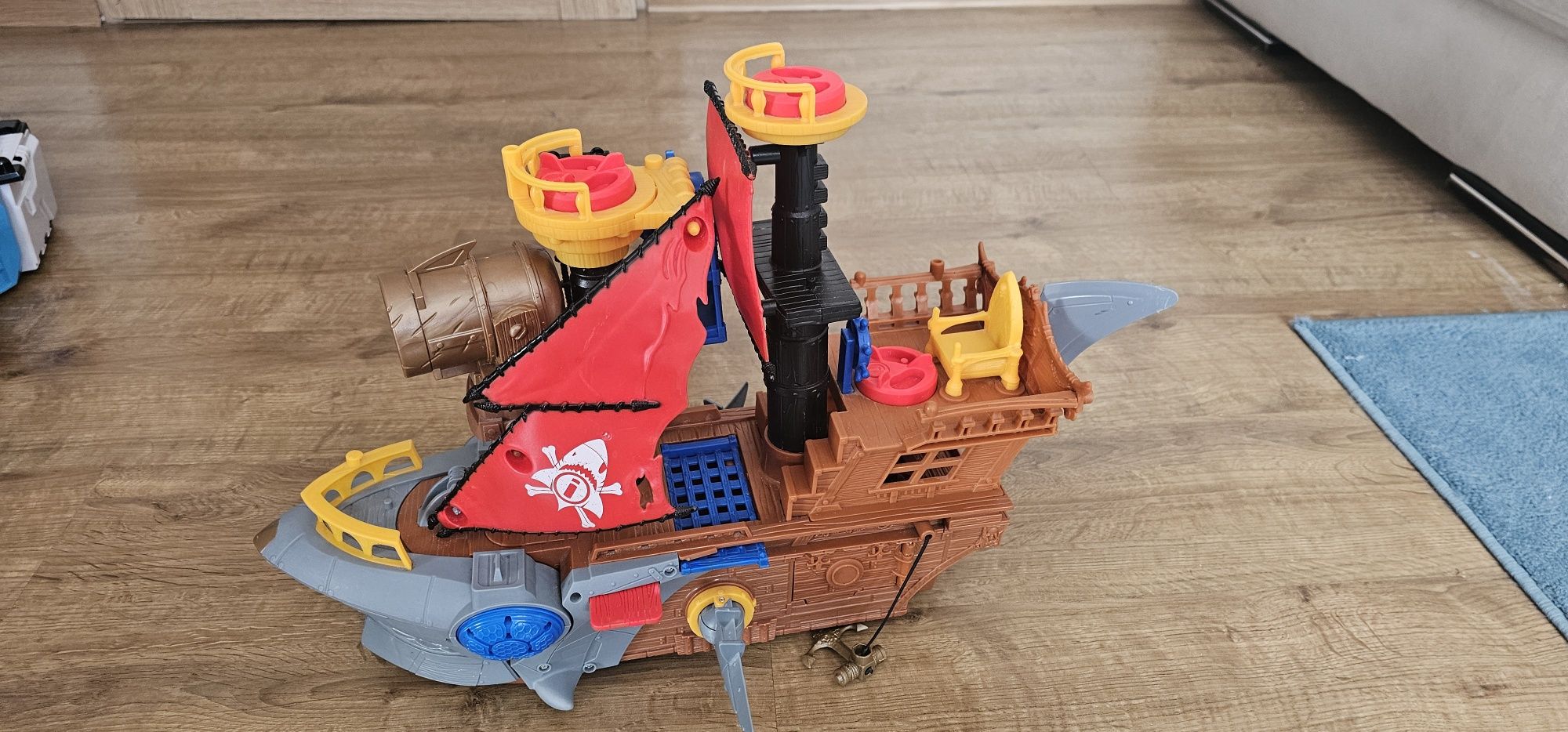 Statek piracki Fisher-Price Imaginext Ugryzienie Rekina DHH61