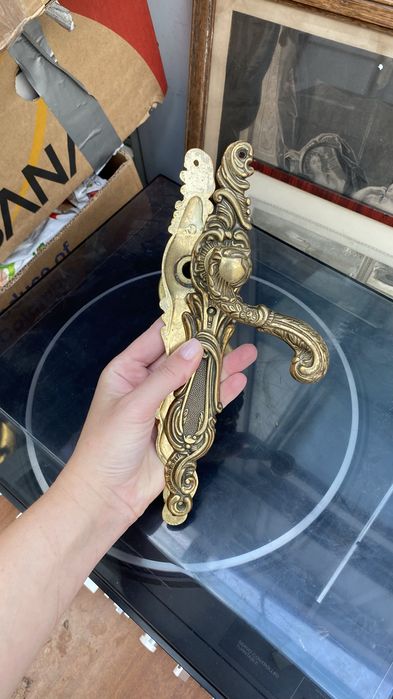 Вінтажні дверні ручки