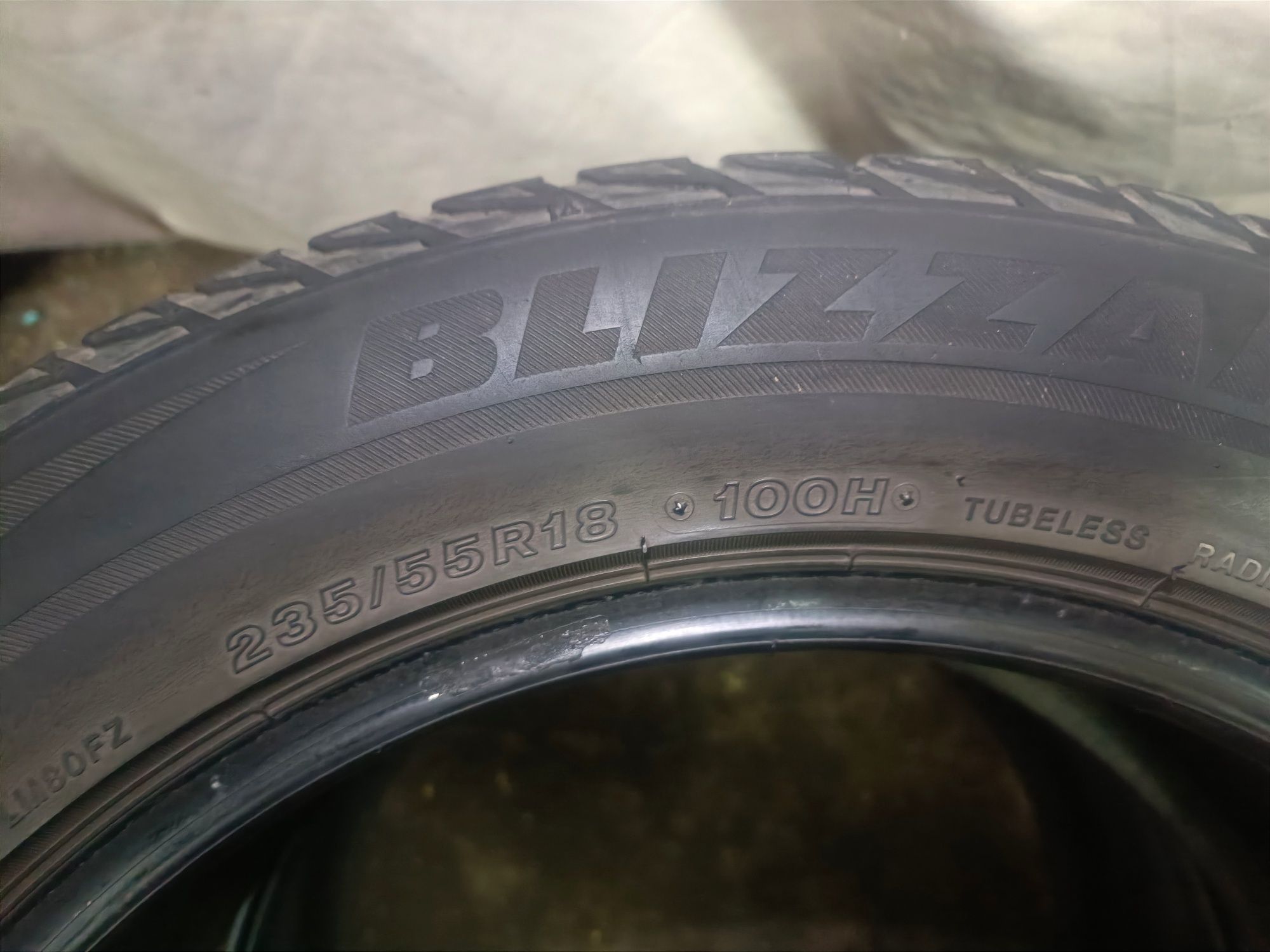 Opony zimowe BRIDGESTONE BLIZZAK 235/55/18