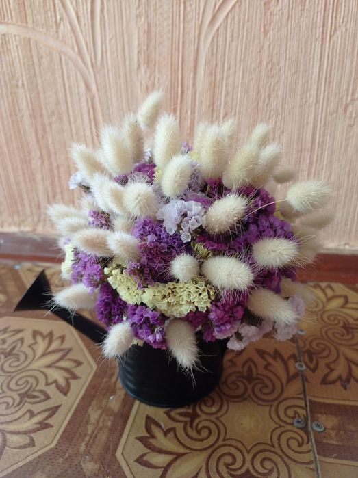 Букет із сухоцвітів, лагурус, кермек
