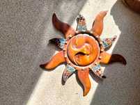 Decoração de parede dois em forma de SOL metal com vitrais nos raios
