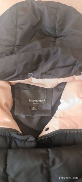 Жіноча куртка-пуховик