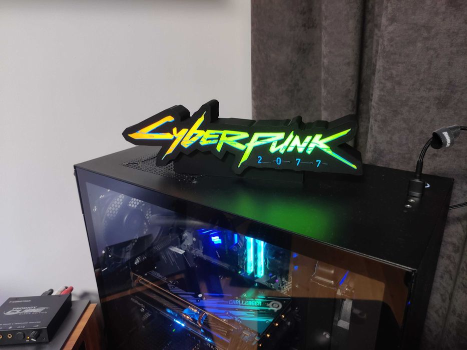 Podświetlany panel logo Cyberpunk 2077 RGB – sterowanie z aplikacji