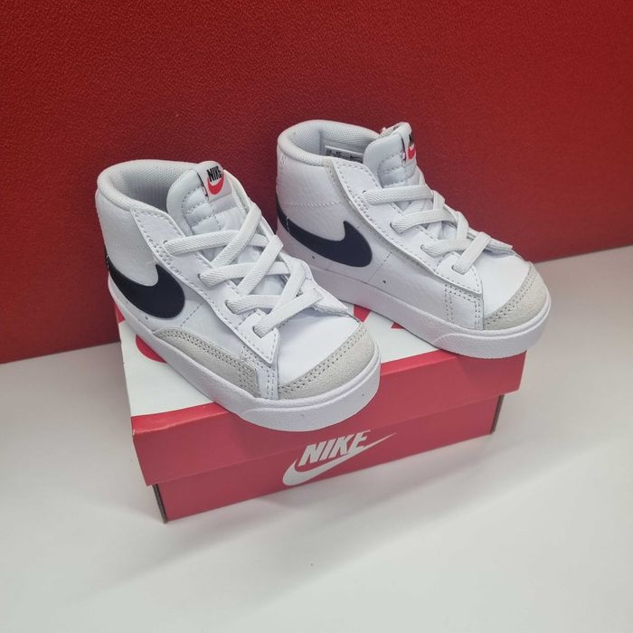 Ténis Novos: Nike Blazer Mid 77' (Bebé)