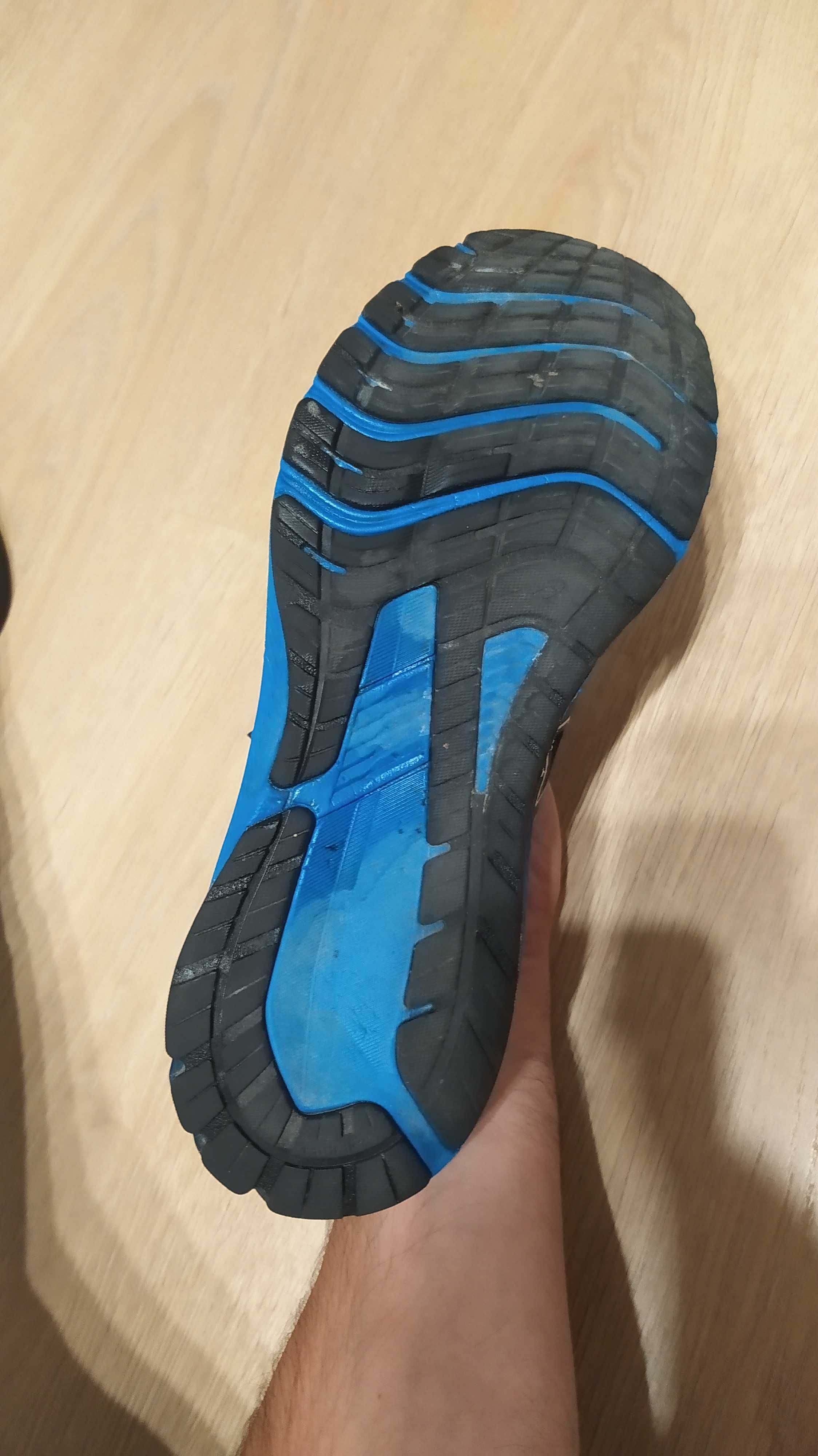 Asics    GT 1000