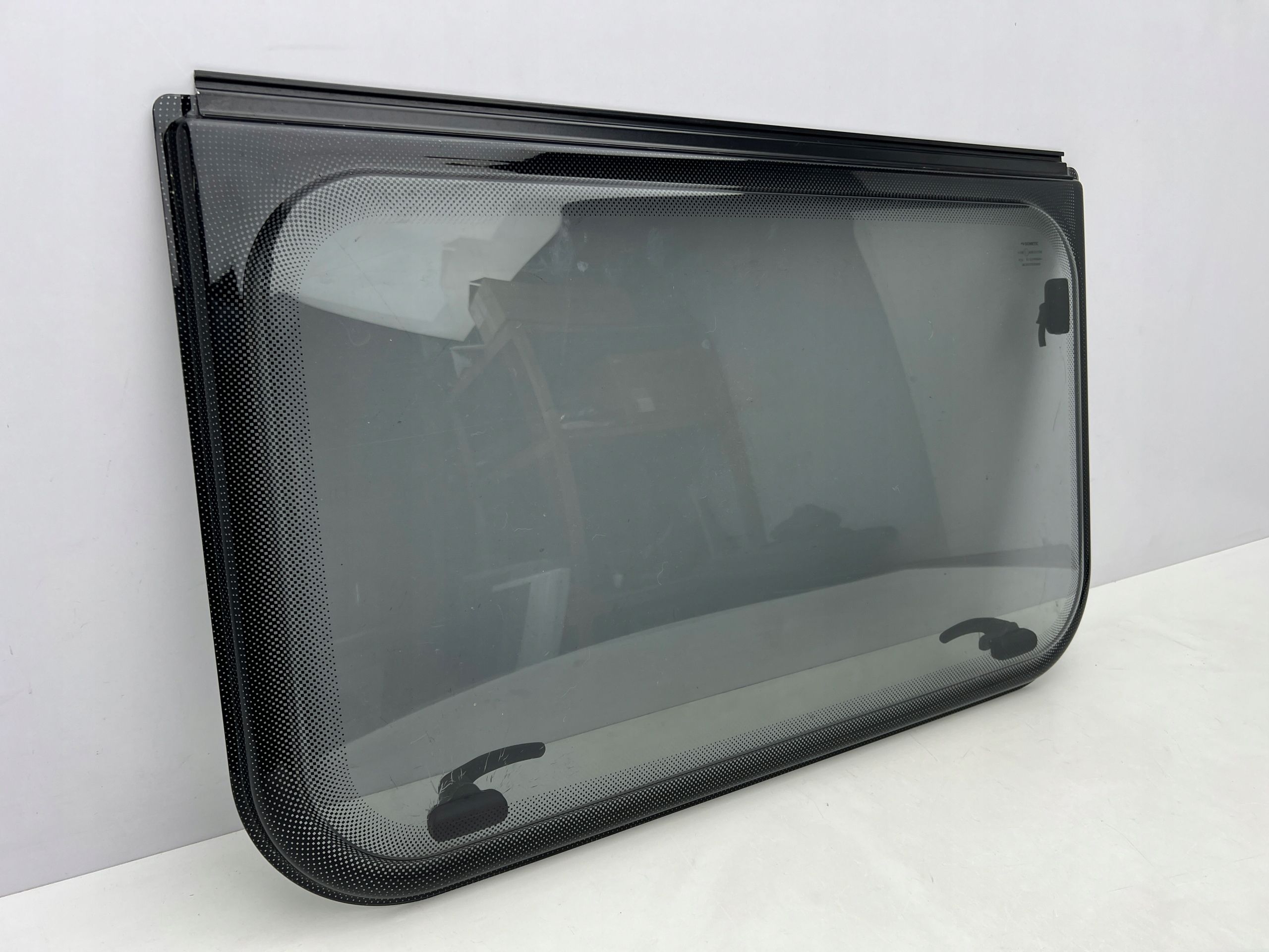 VW Crafter II 7C Camper Dometic Szyba Okno Boczne Uchylne na Zawiasach