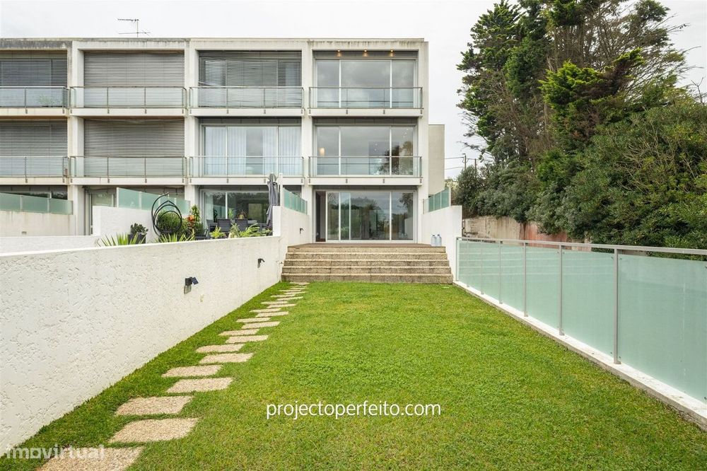 Moradia T3 em Condomínio Fechado com piscina