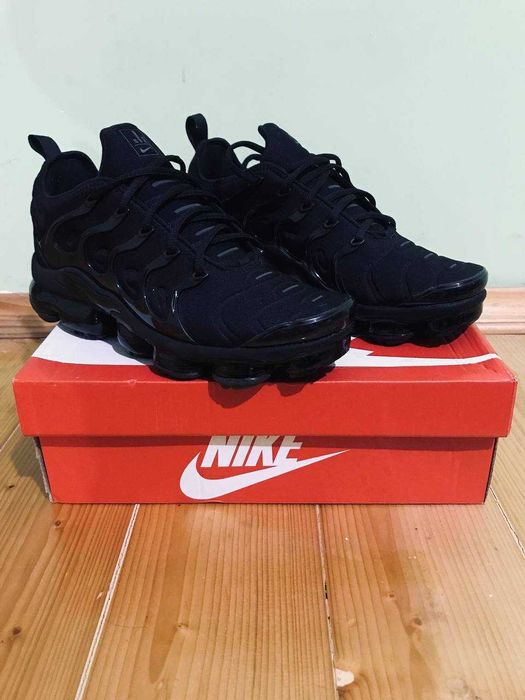 NIKE Air Vapor Max PLUS