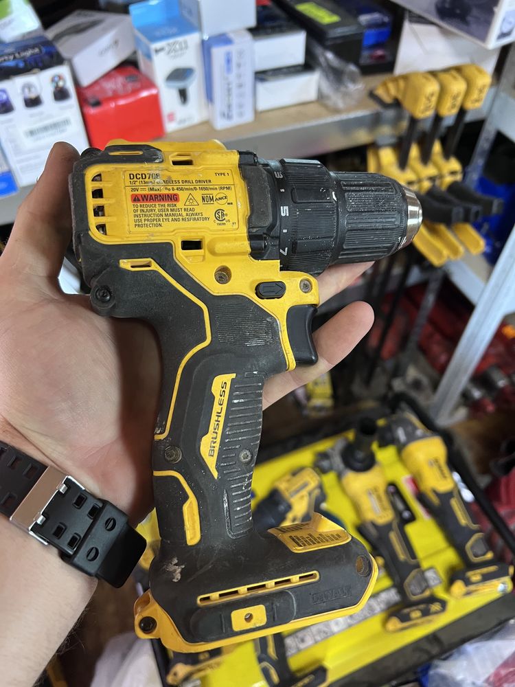 Шоруповерт Dewalt 20v DCD708