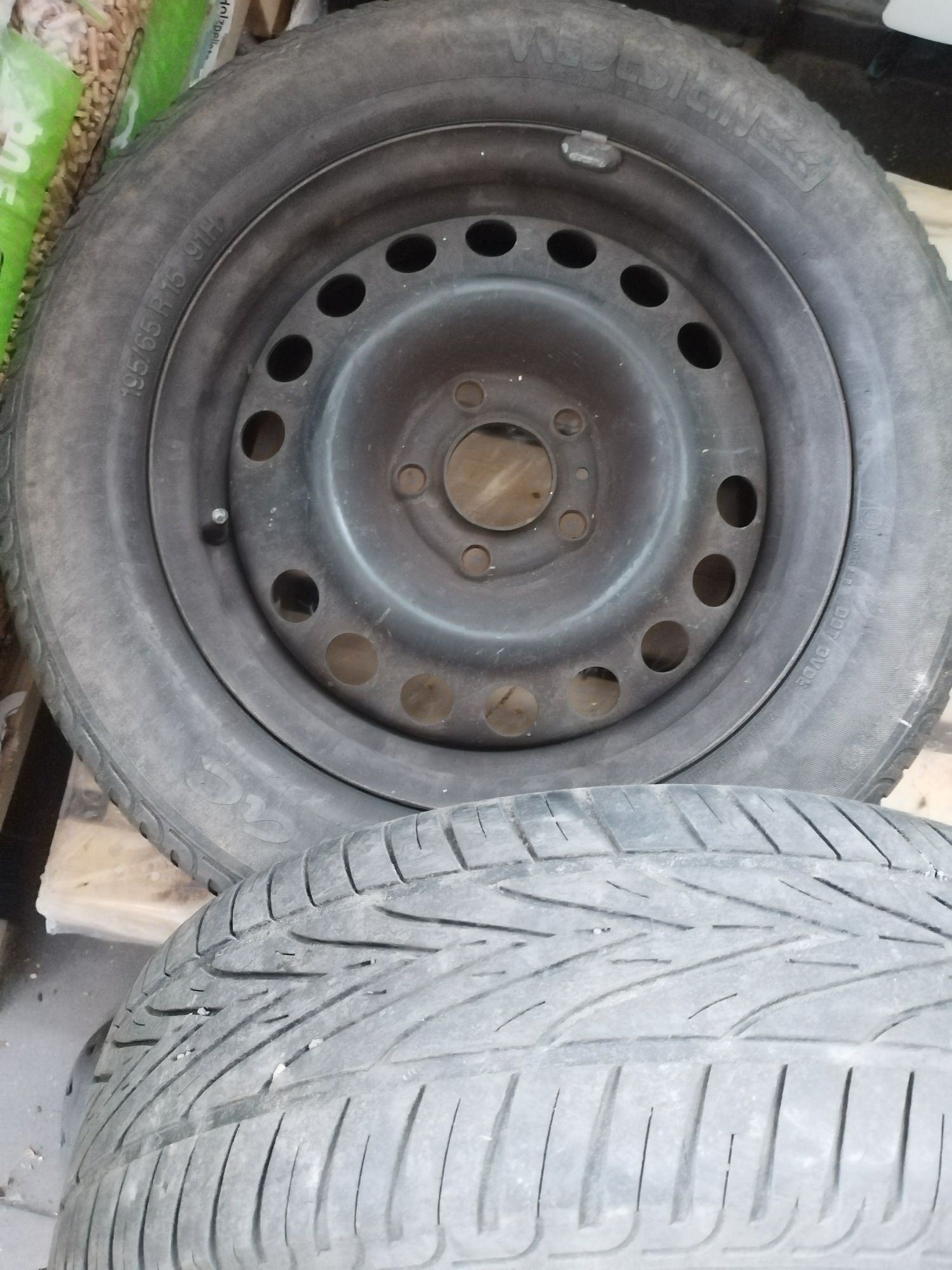 Opony z felgami 195/65 R15