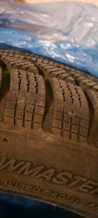 Opony zimowe 195/50R16