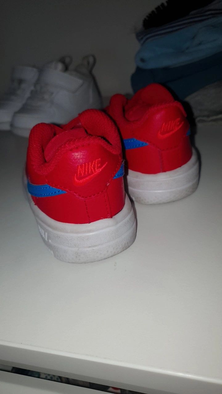 Tenis de bebe novos