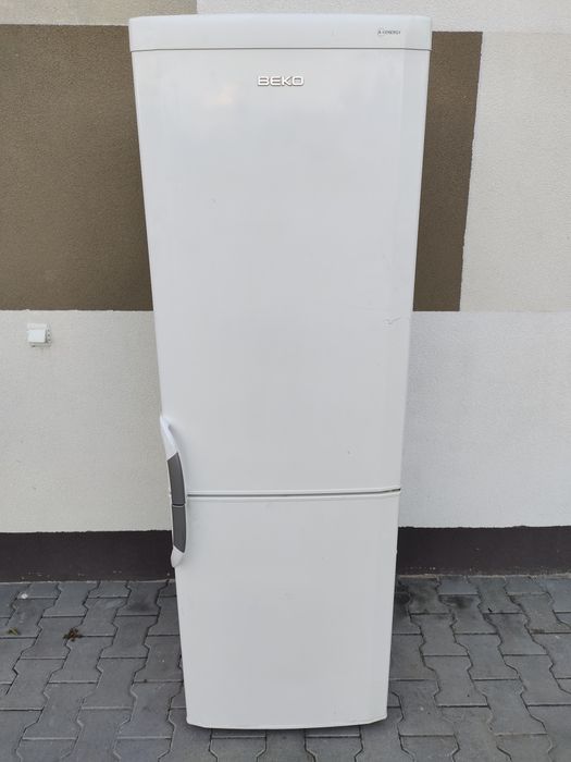 Холодильник З Європи Beko 185 cm. Гарний стан..Як новий