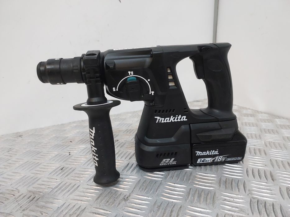 Акумуляторний перфоратор Makita DHR243