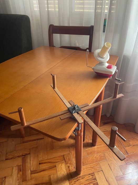 Máquina de tricotar Empisal knitmaster 360/260 K