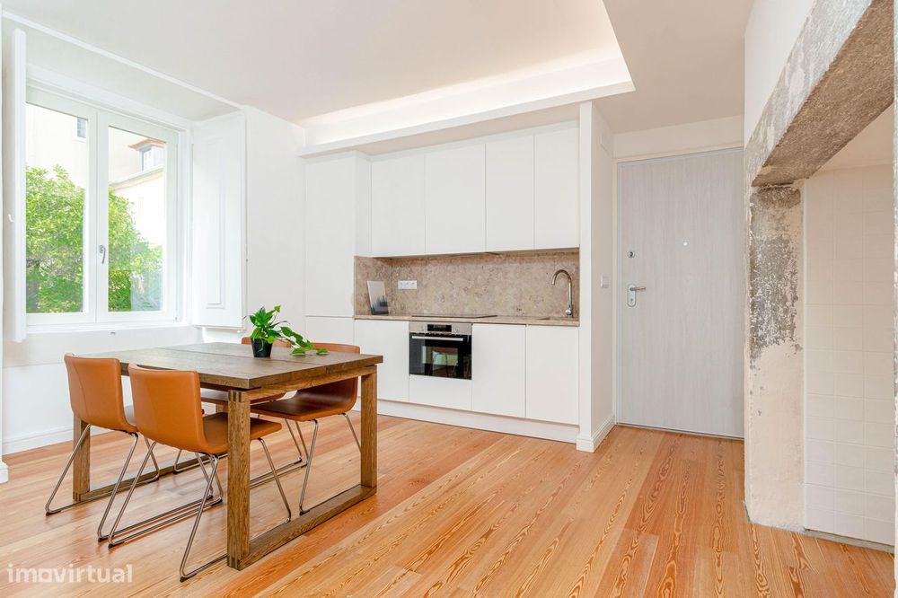 Apartamento T1 em Lisboa com Vista e Luz Natural