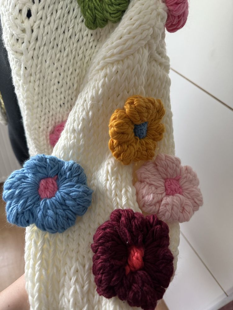 Swetr z kwiatami 3D