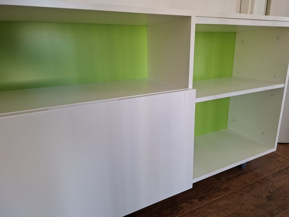 Movel com rodas e luz