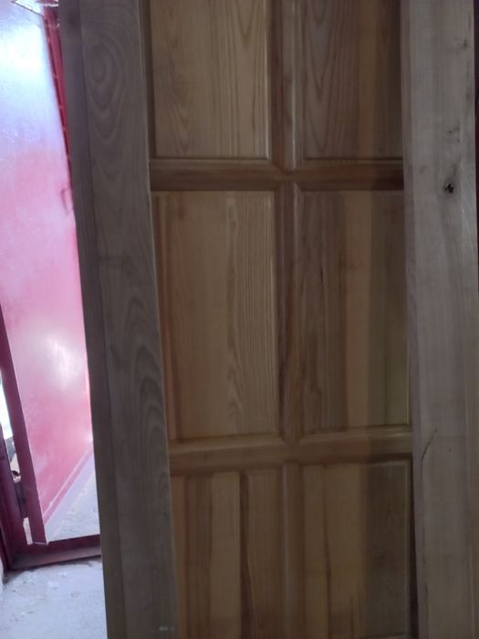 Двері дерев'яні, ясенові