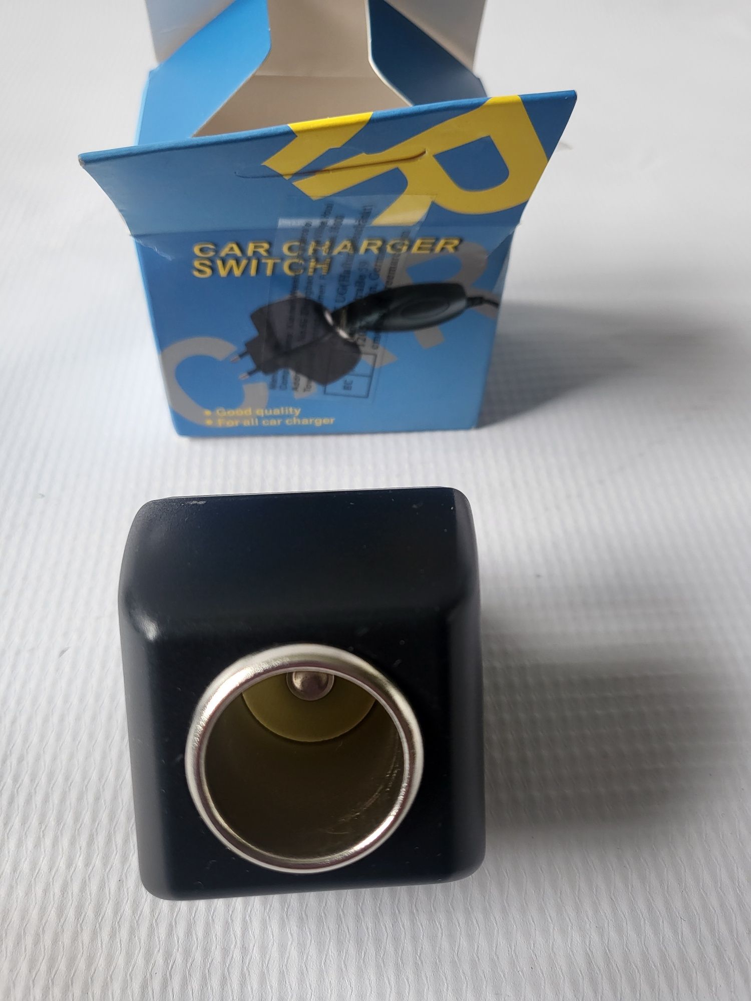 Adapter , przejściówka z 220 V na 12 V