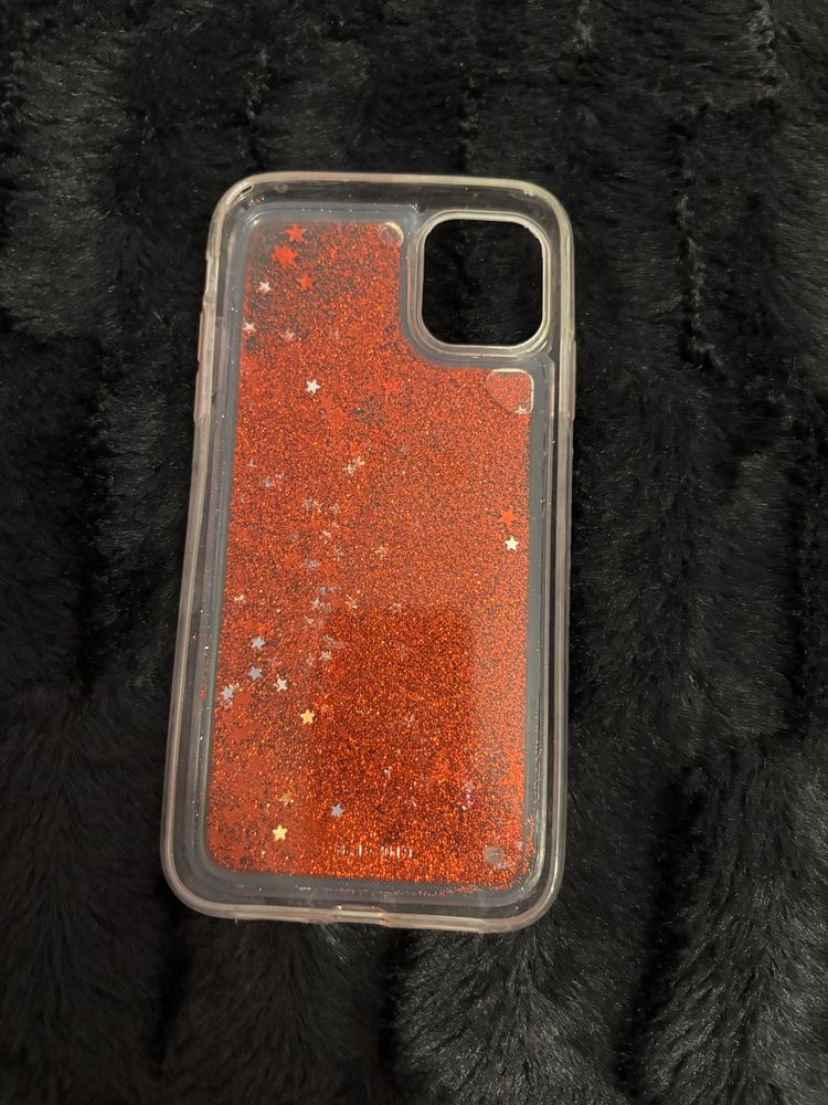 Brokatowe etui na iPhone 11
