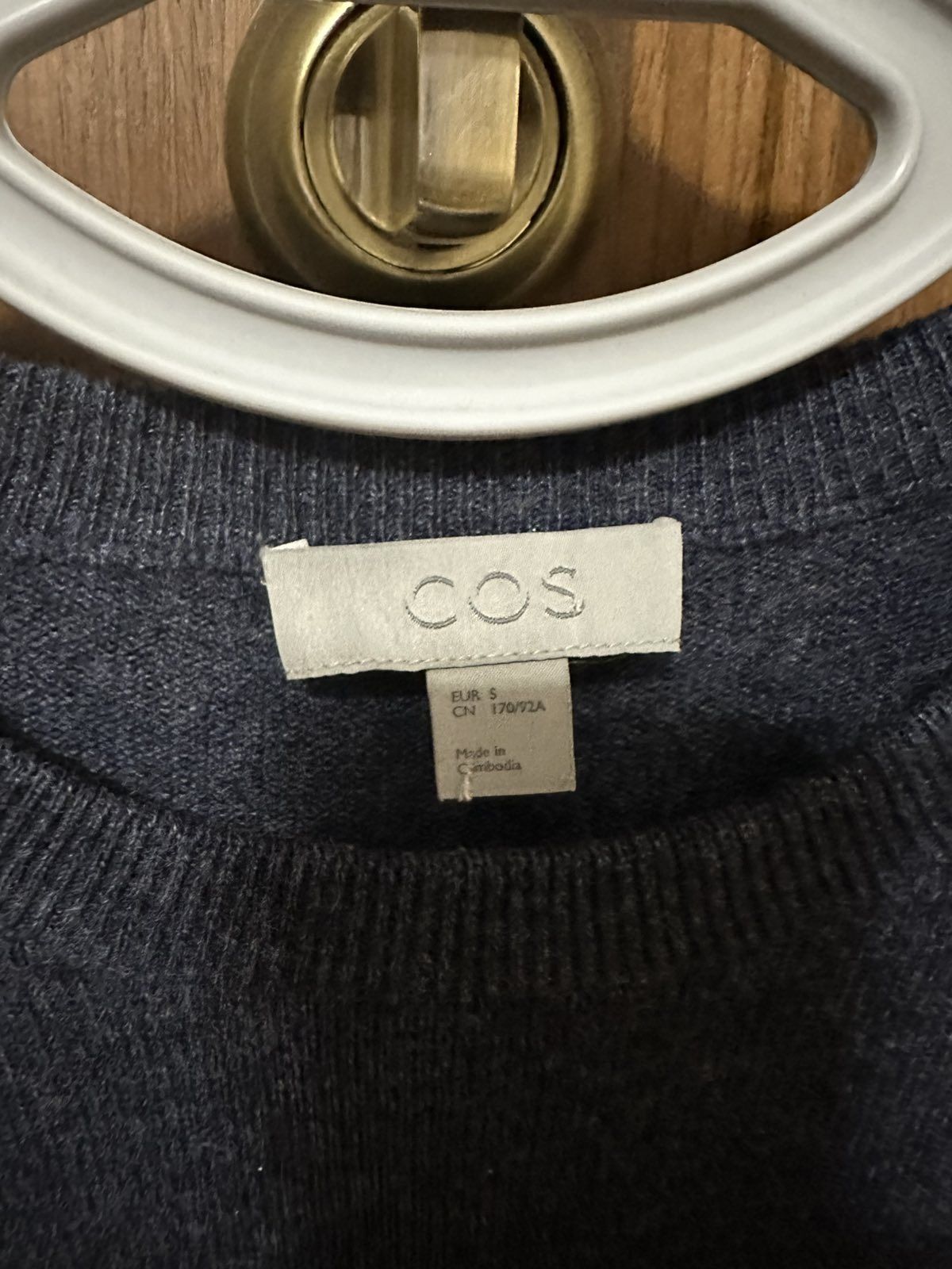 COS. Шерстяний реглан. Розмір S
Розмір S.