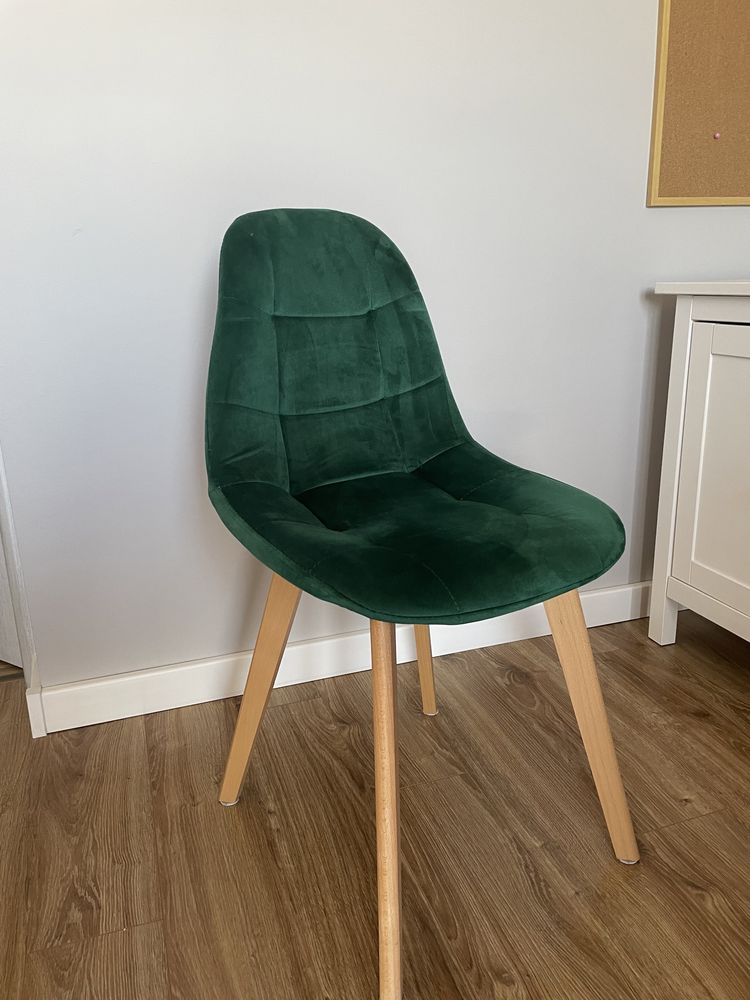 Krzeslo welurowe - odcienie zieleni