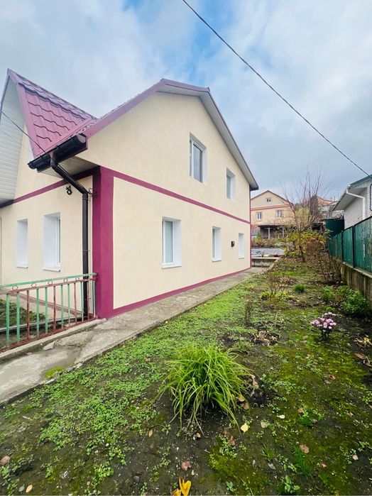 В звязку з переїздом продам будинок