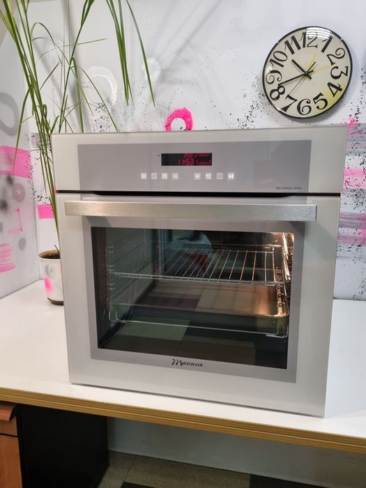Біла цифрова духова шафа духовка пічка плита Mastercook