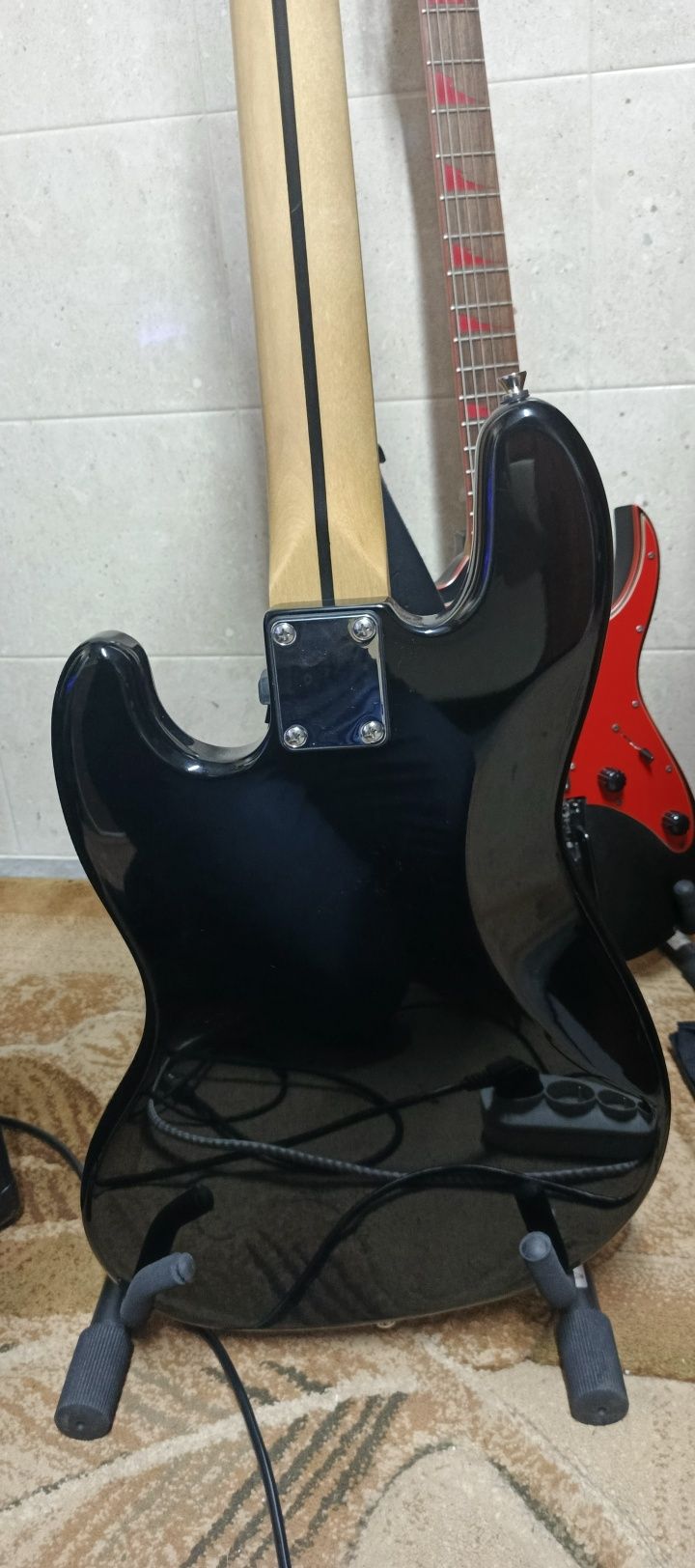 zestaw gitara basowa i wzmacniacz Harley Benton