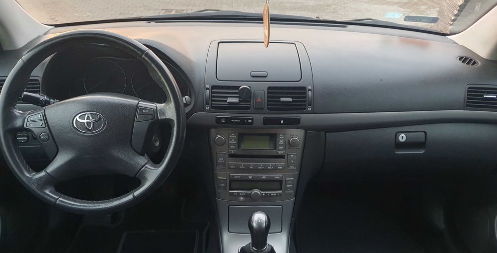 Toyota avensis t25 1.8 benzyna kombi 128km