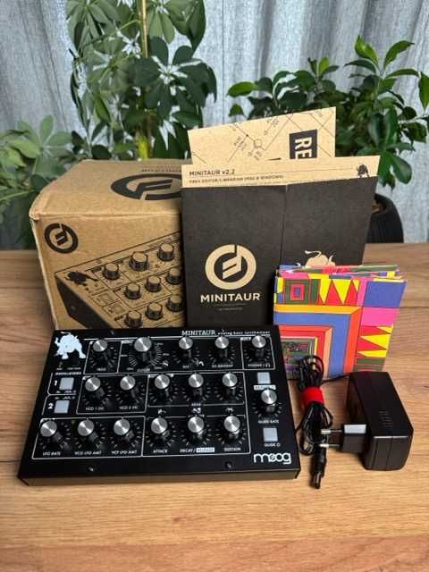 Moog Minitaur – desktopowy  analogowy syntezator basowy