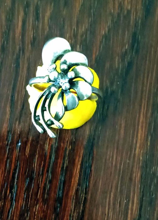 Продам серебряное кольцо