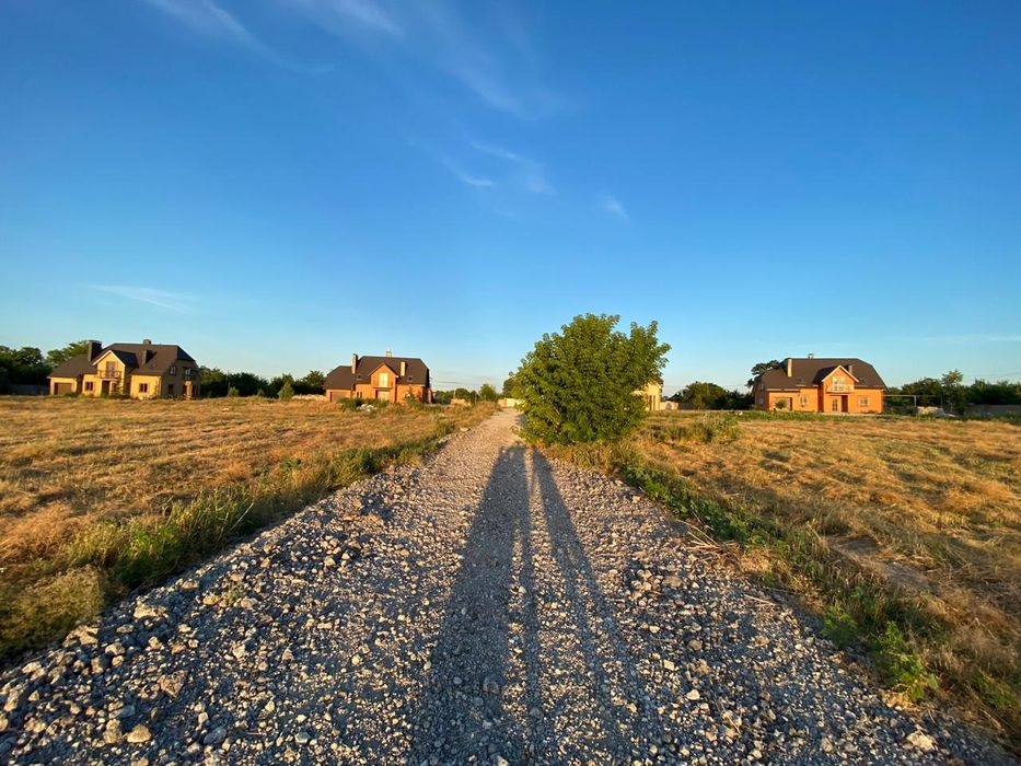 Продам участок в Обуховке рядом(100 метров )пляж