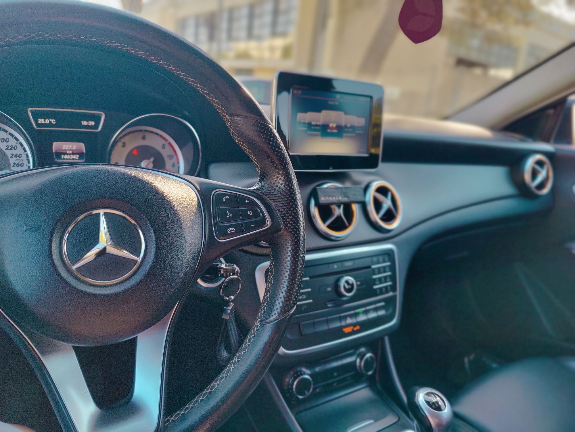 Mercedes-Benz CLA180
