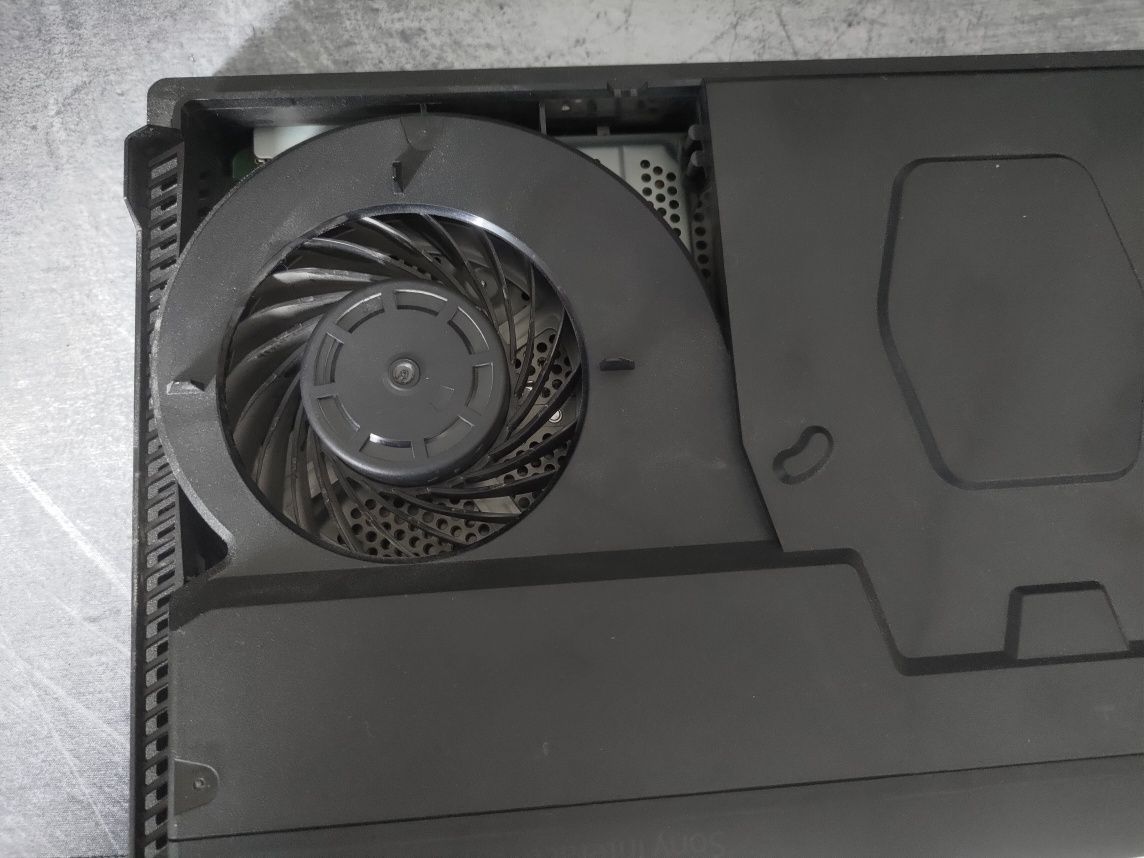 Konsola PS4 PRO 1TB SSD