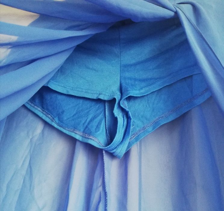 Letnia zwiewna spódnica ze spodenkami