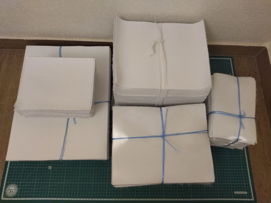 Тканина атлас, габардин.