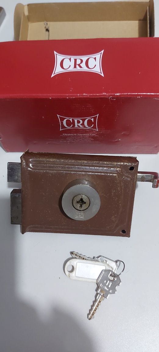 vendo fechadura marca crc sobrepor