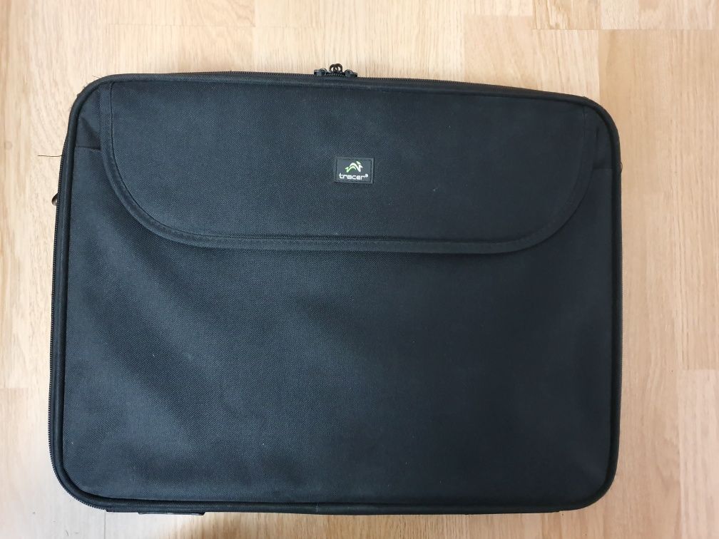 Torba, etui, pokrowiec, walizka do laptopa