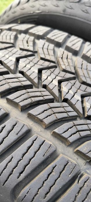 Opony zimowe 225/50R17